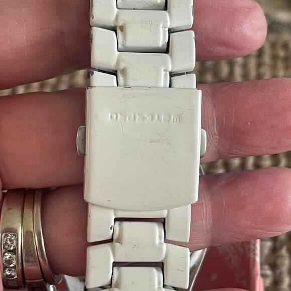 Vintage Y2K Guess Watch white with opalescent face main image 8